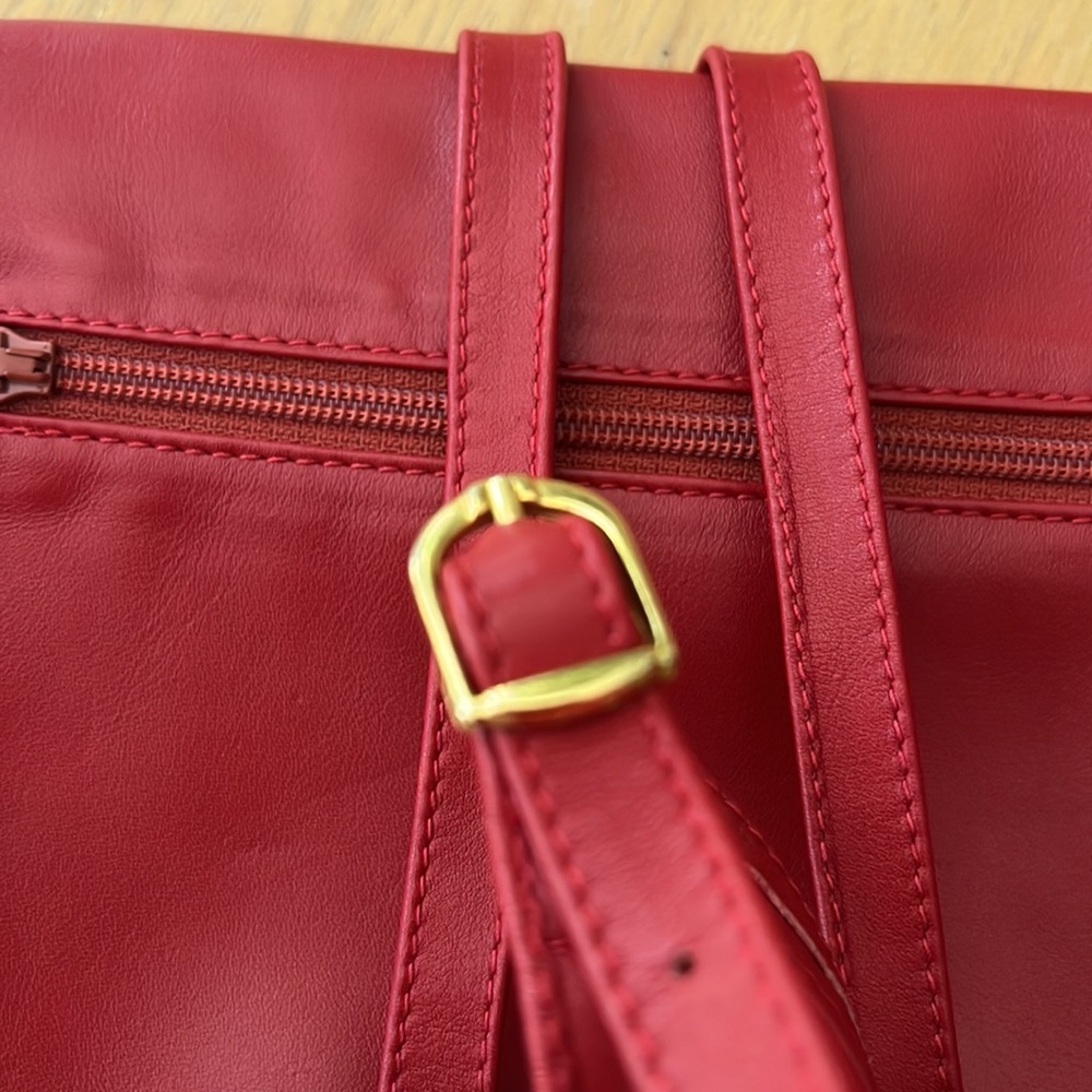 Small Italian leather Red clutch - Picture 4 of 8